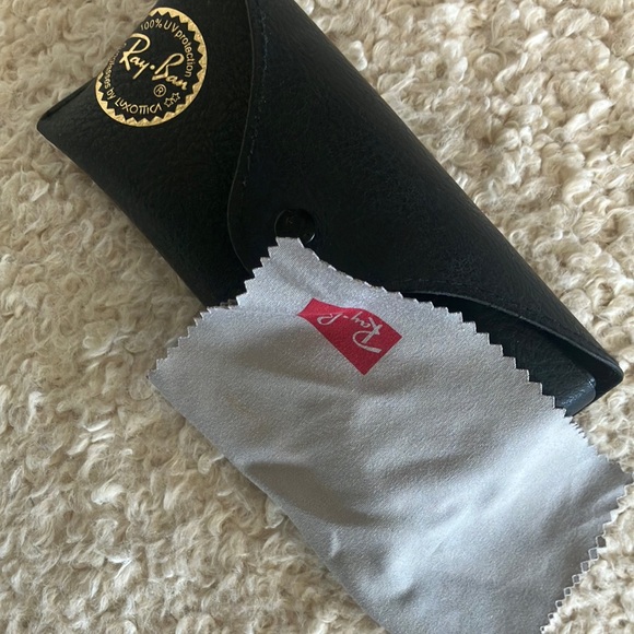 Ray BanGold Aviator Sunglasses with Green Lenses - Picture 15 of 16